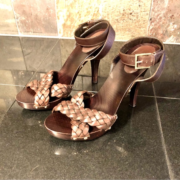 Gucci Shoes - Gucci braided platform sandals